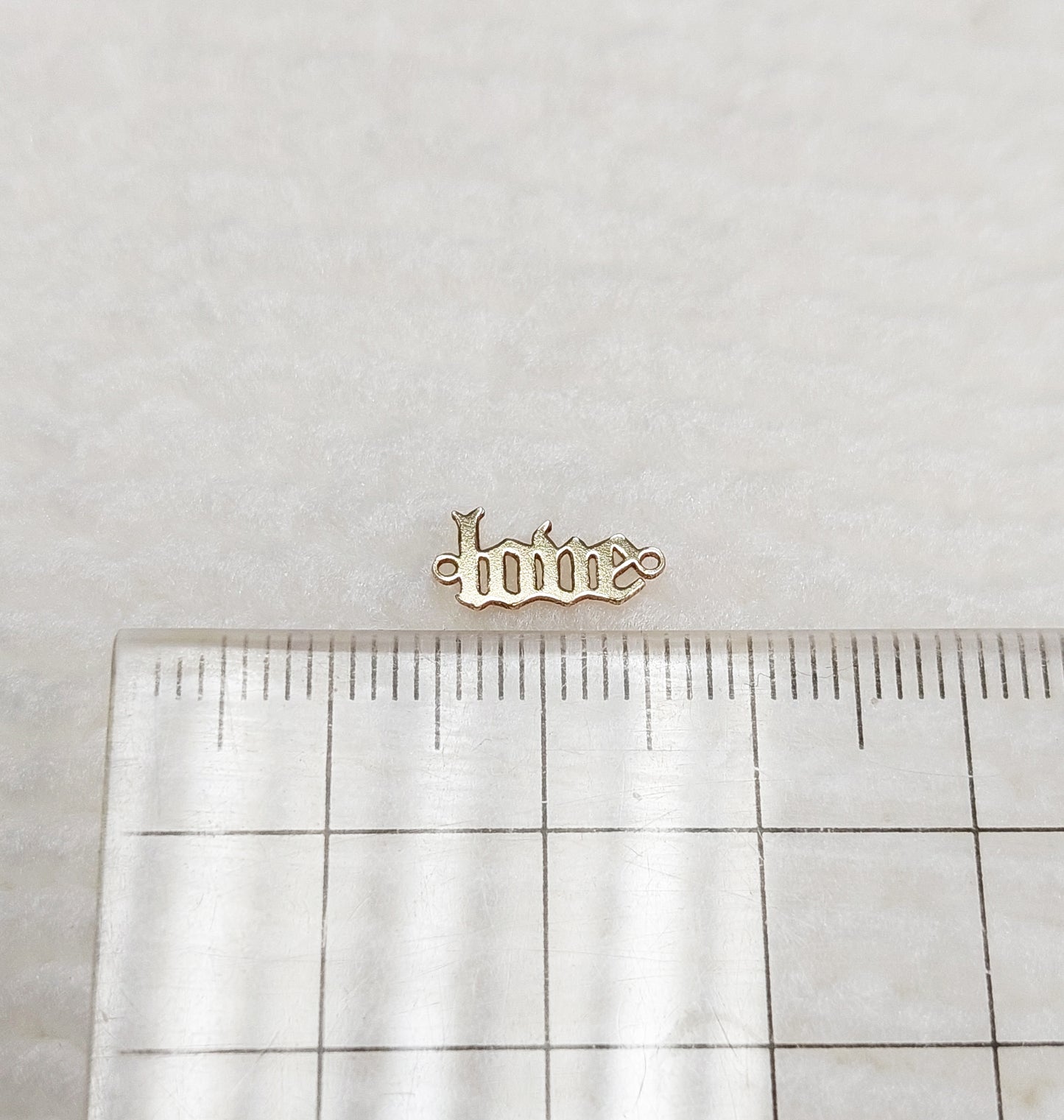 LO1156OLD Gold Filled (14KGF) 11.4 x 5.6mm Gothic Old England "love" Connector 24ga