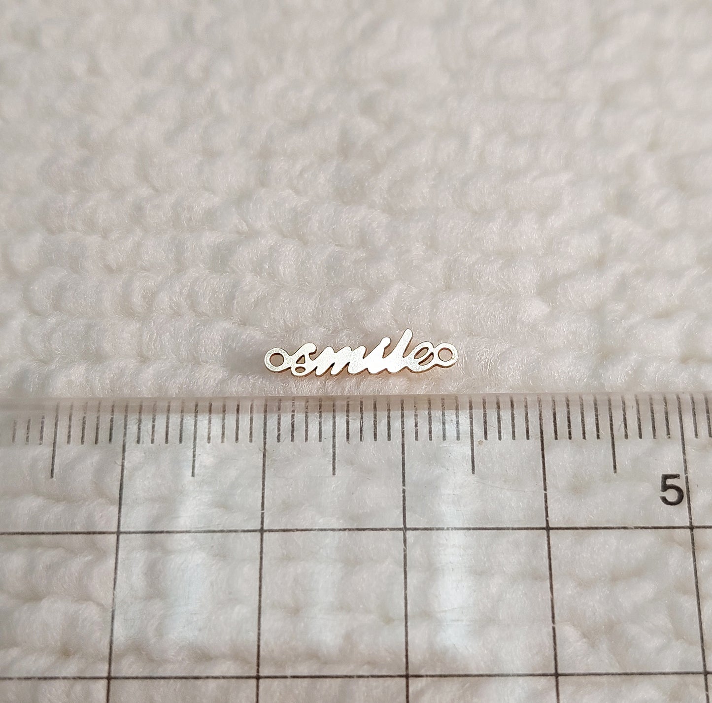 SM1536 Gold Filled (14KGF) 14.5 x 3.6mm Mini Size Word "smile" Connector 24ga