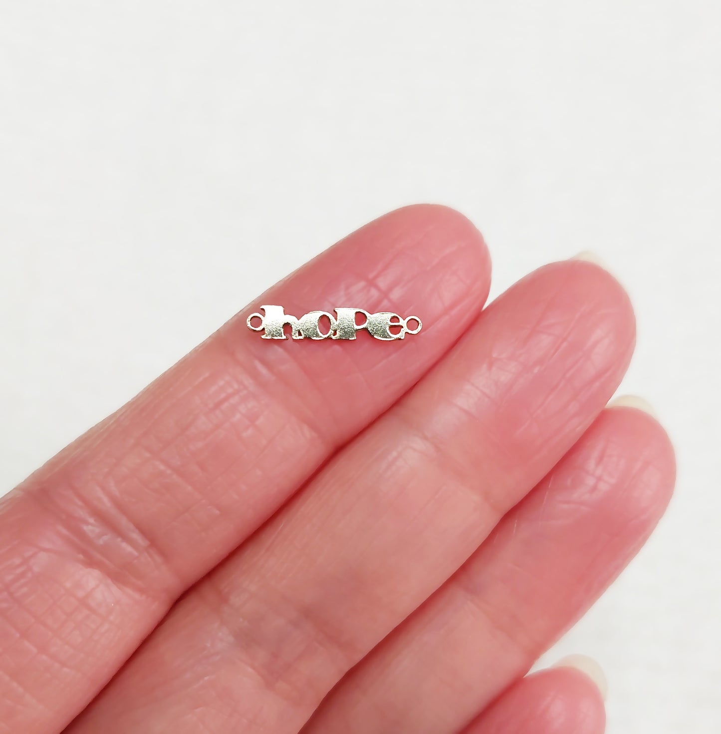 HO1528 Gold Filled (14KGF) 14.5 x 2.8mm Stout Art Font "hope" Connector 24ga