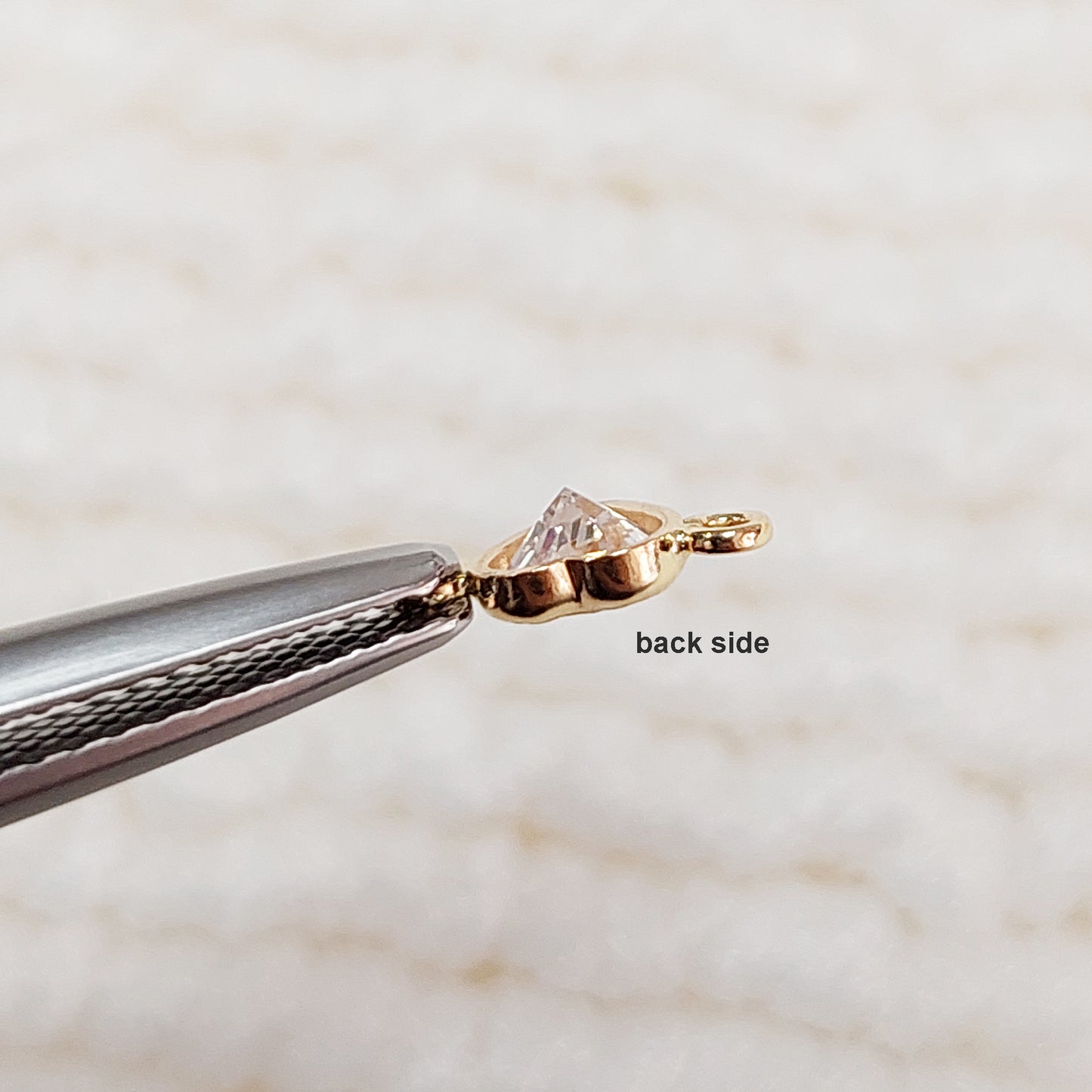 GF4HRTR2CZ / 94HRTR2CZ 4mm Heart Shape Bezel Connector with 2mm Closed Rings