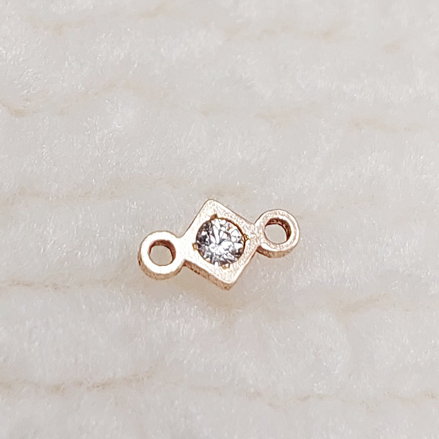DIA36CZR2 / 9DIA36CZR2 Super Tiny Diamond Shape Connector With CZ 3.3 x 6mm Gold Filled (14KGF)
