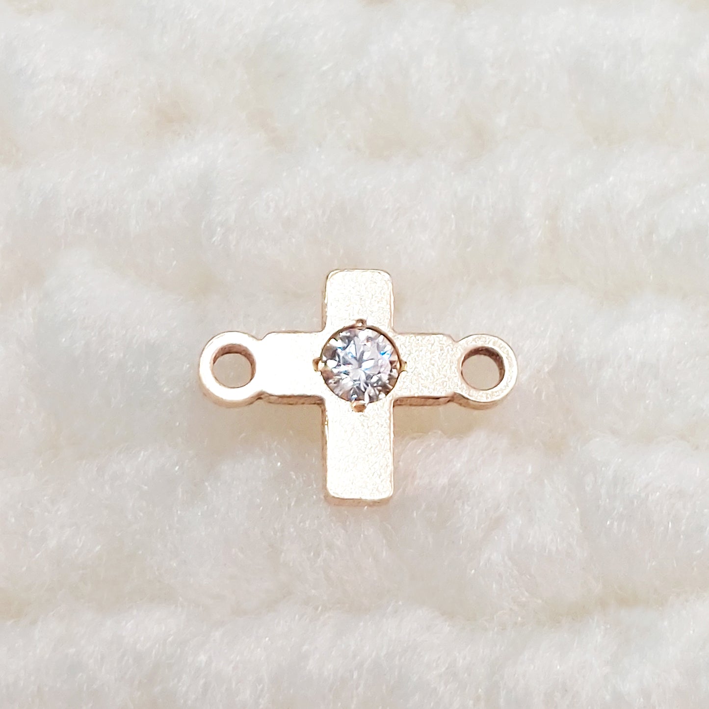 CR75CZ / 9CR75CZ Tiny Cross Connector With CZ 7.2 x 5.3mm
