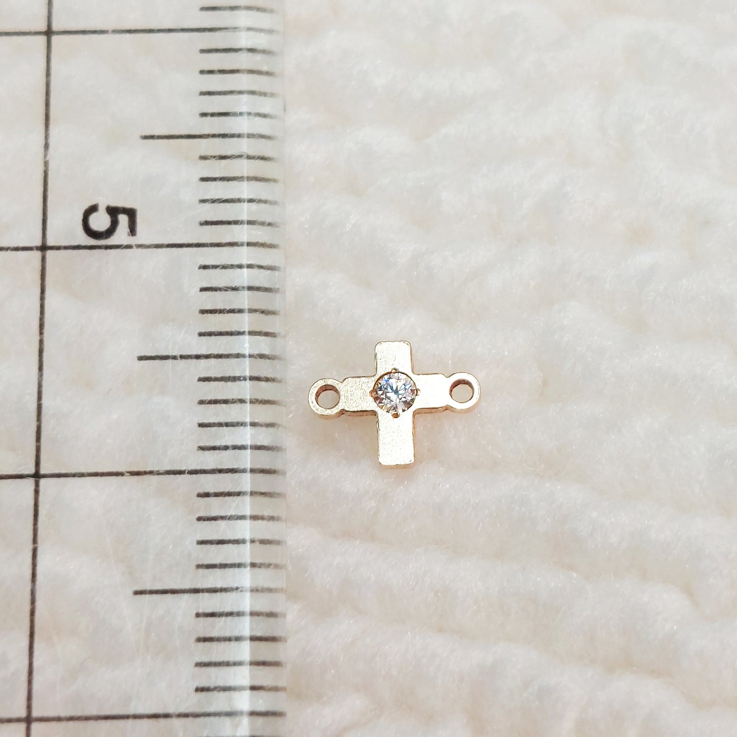 CR75CZ / 9CR75CZ Tiny Cross Connector With CZ 7.2 x 5.3mm