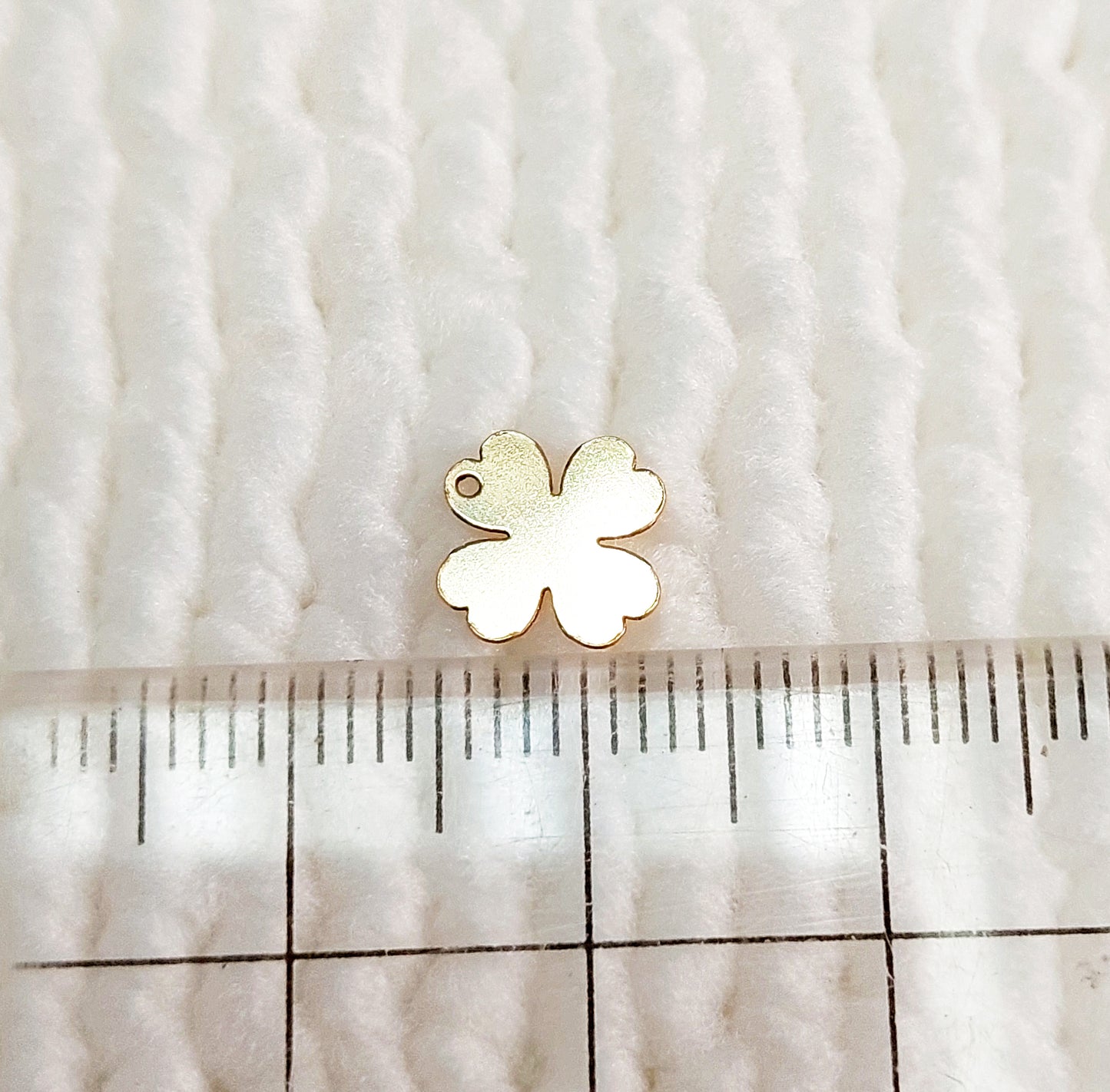 GR01 Four-leaf clover Charm