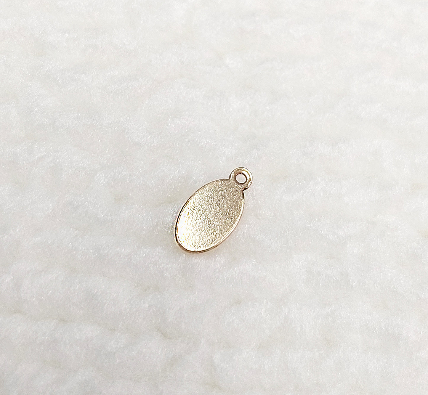 GF8544OV Gold Filled (14KGF) 8.5 x 4.4mm Oval Tag 24ga (No Mark)