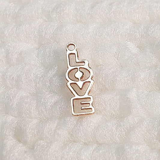 GF1038LO "LOVE" Word Charm 24ga