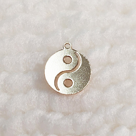 GF89YY Gold Filled (14KGF) 8 x 9.2mm Ying Yang Symbol Charm 24ga