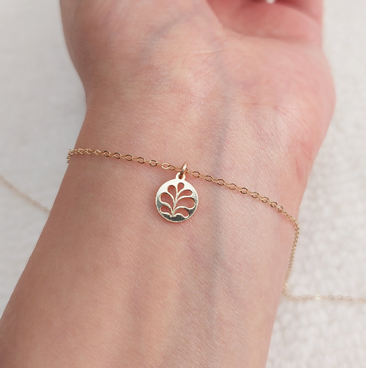 GF08LEF Gold Filled (14KGF) 8mm Horse Chestnut Leaf Charm 24ga
