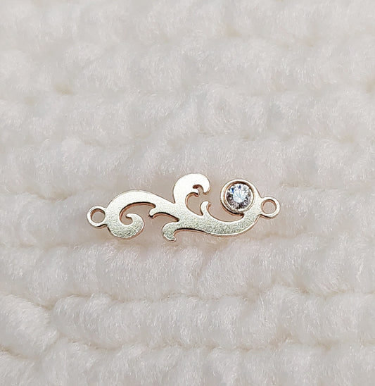 WV5749CZ Wave Connector with CZ Acanthus Leaf