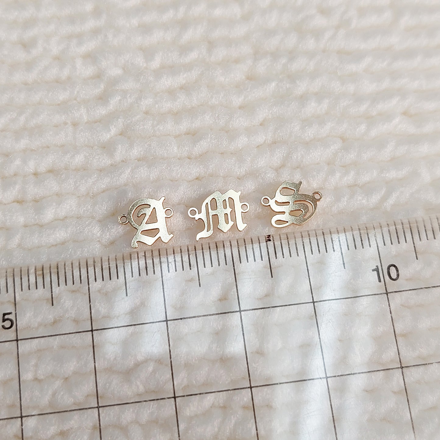 Old England Block Letter (A-Z) Connector Charm with 2 rings 7mm • Gold Filled (14KGF) Jewelry Findings Wholesale • ALPHABET • GFBLOLDR2
