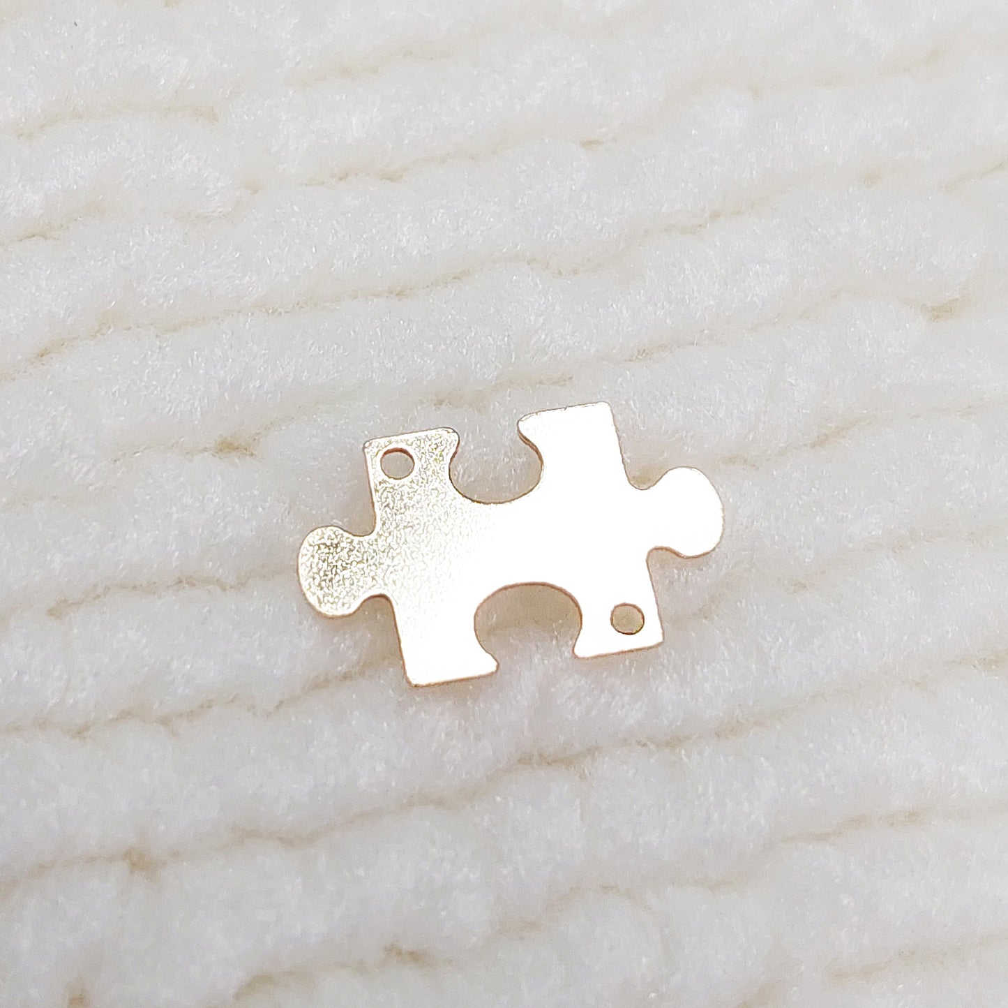 puzzle_dainty gold filled charm_14KGFCOM