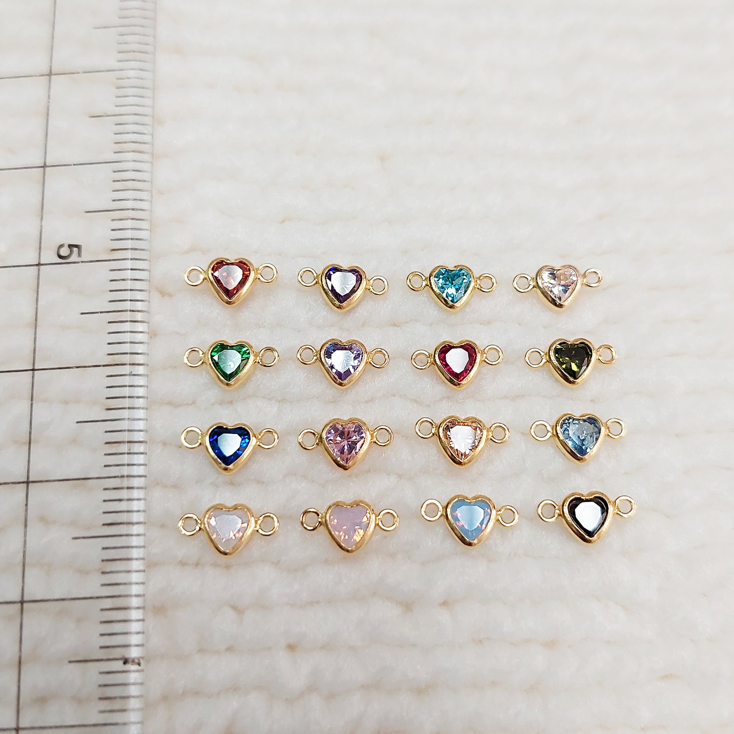 GF4HRTR2CZ / 94HRTR2CZ 4mm Heart Shape Bezel Connector with 2mm Closed Rings