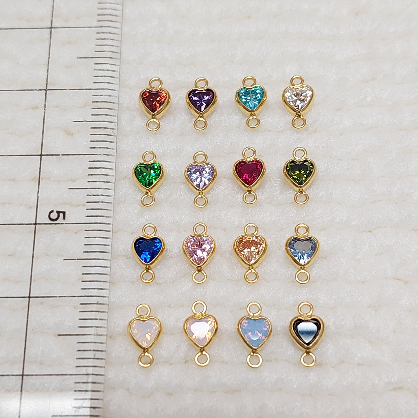 GF4HRTR2VCZ / 94HRTR2VCZ 4mm Heart Shape Bezel Connector with 2mm Closed Vertical Rings