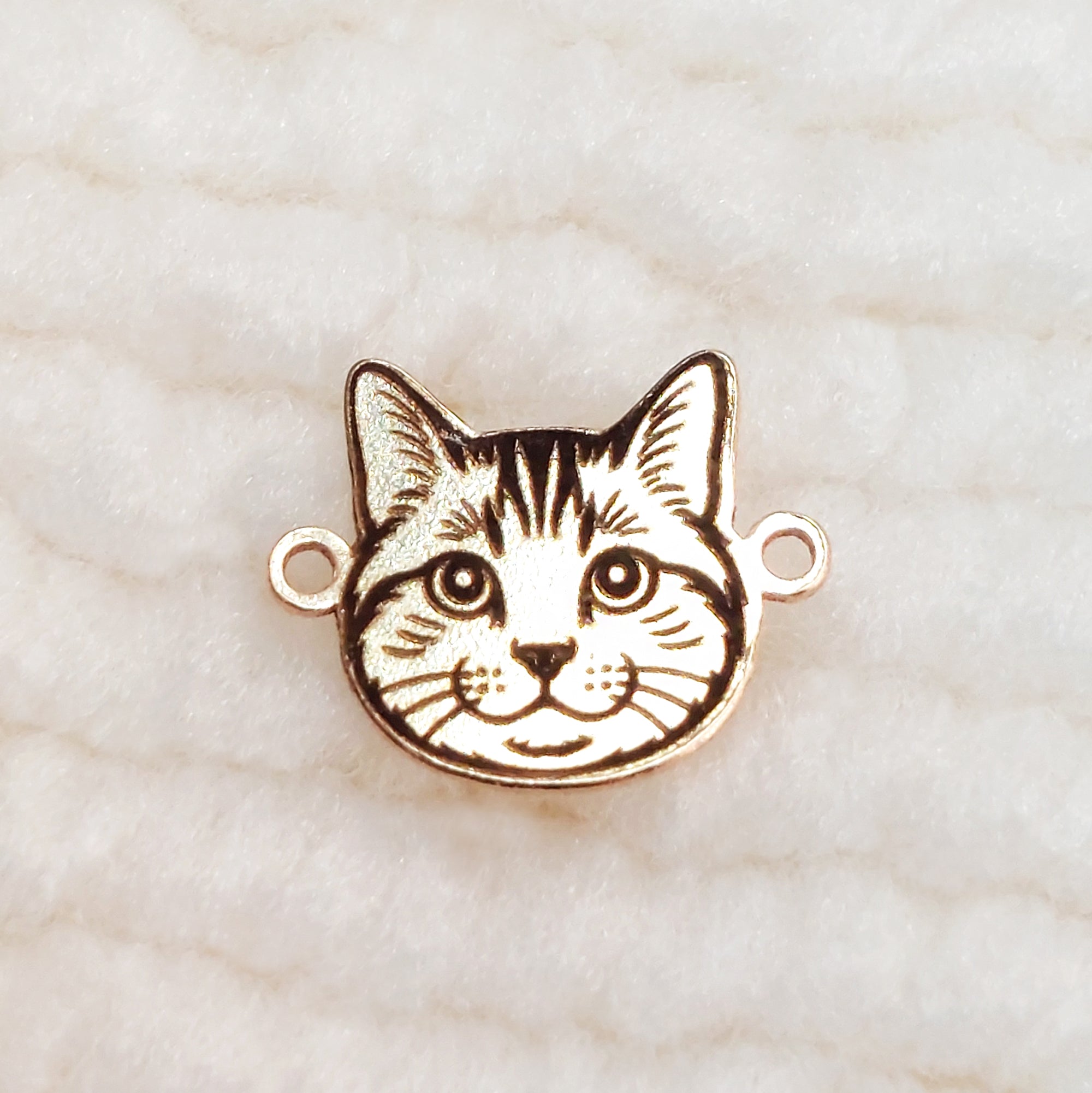 CH1058GG The head of a Ginger Cat Connector 24ga 10.7x 9.1mm