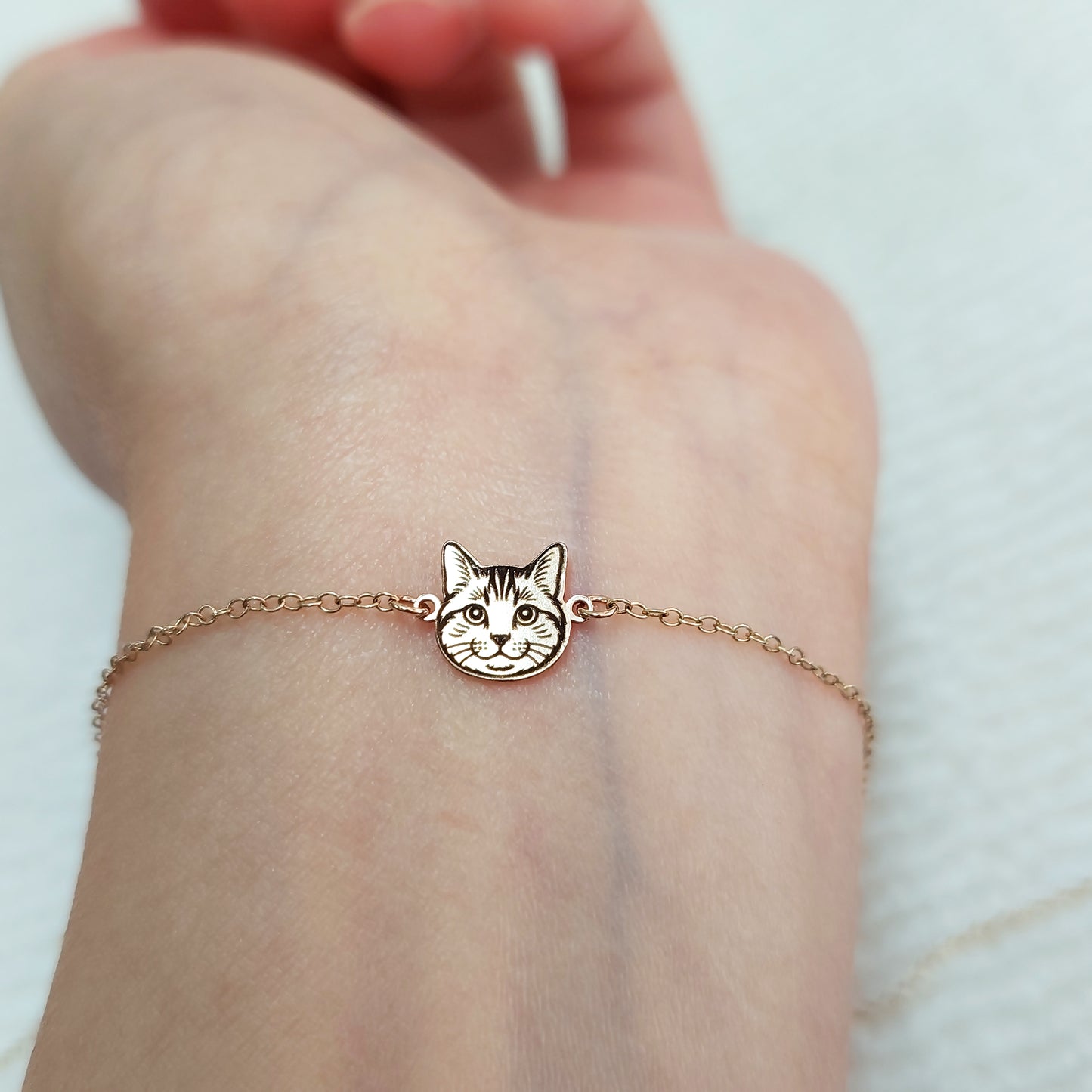 CH1058GG The head of a Ginger Cat Connector 24ga 10.7x 9.1mm