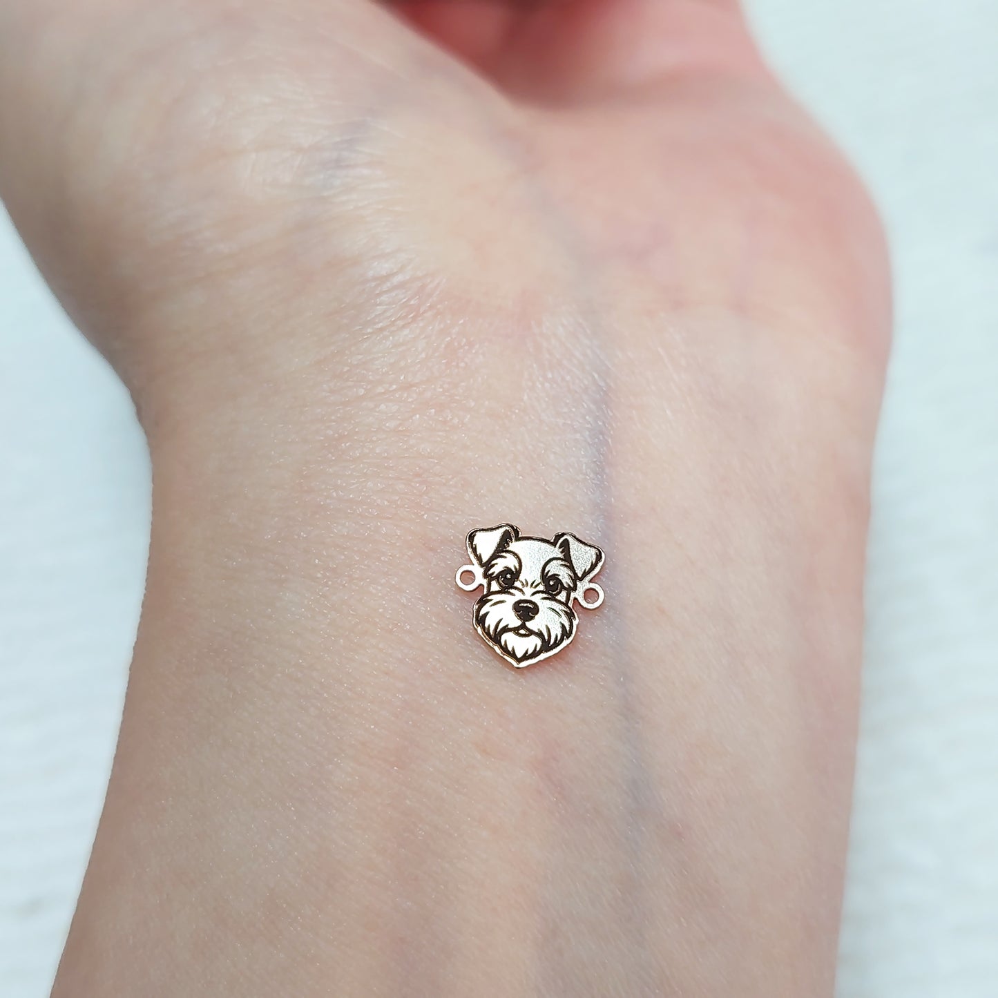 DH9309SZ The head of a Schnauzer Connector 24ga 9.3 x 8.9mm