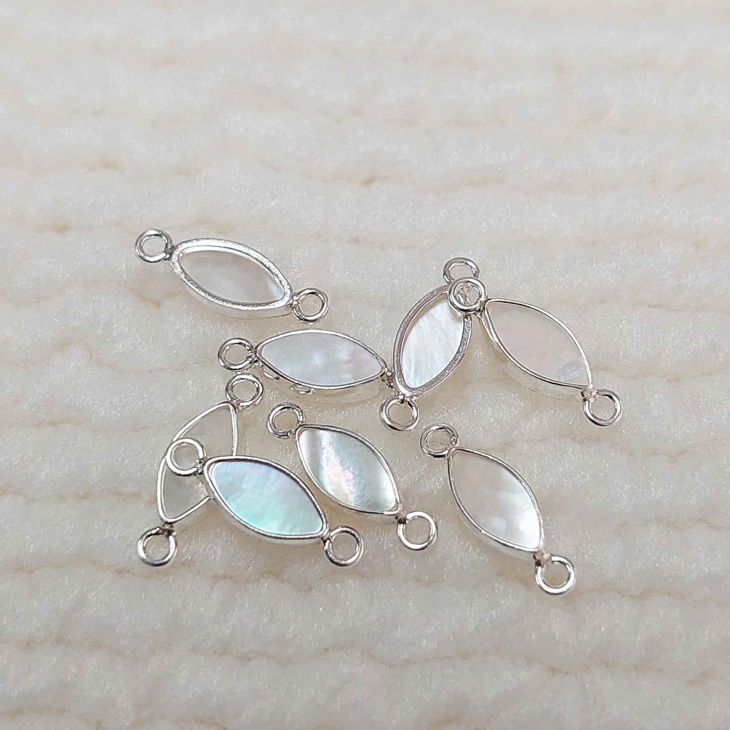 GF3MQR2SH / 93MQR2SH 3 x 6mm Shell Marquise Bezel Connector With 2mm Closed Rings