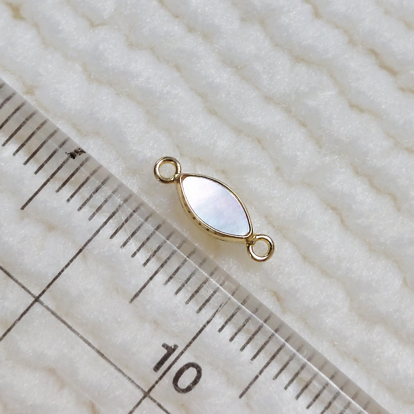 GF3MQR2SH / 93MQR2SH 3 x 6mm Shell Marquise Bezel Connector With 2mm Closed Rings