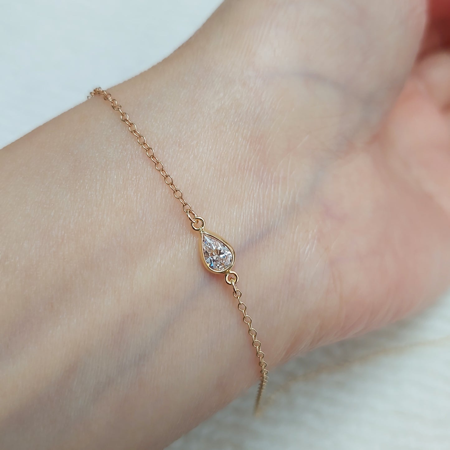 GF4TDR2CZ / 94TDR2CZ 4 x 6 mm Teardrop Bezel Connector With 2mm Closed Rings