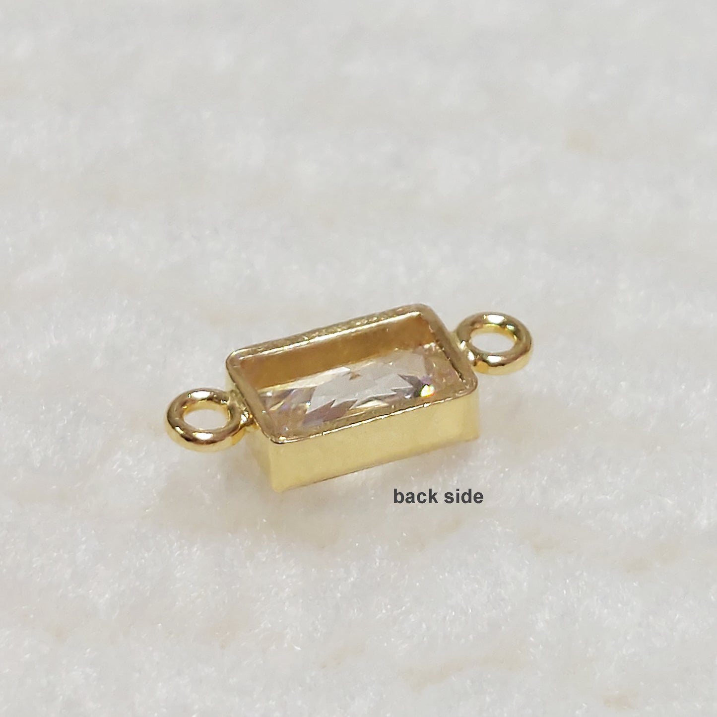 GF35RTR2CZ / 935RTR2CZ 3 x 5 mm Rectangle Bezel Connector With 2mm Closed Rings