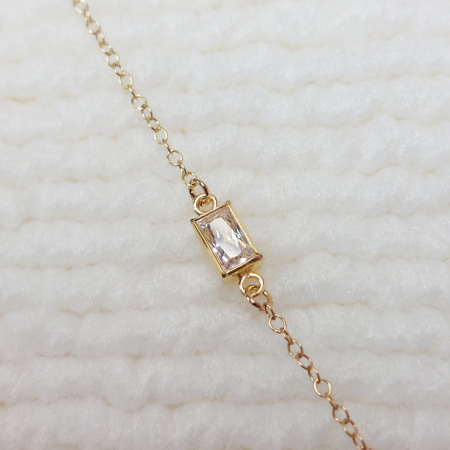 GF35RTR2CZ / 935RTR2CZ 3 x 5 mm Rectangle Bezel Connector With 2mm Closed Rings