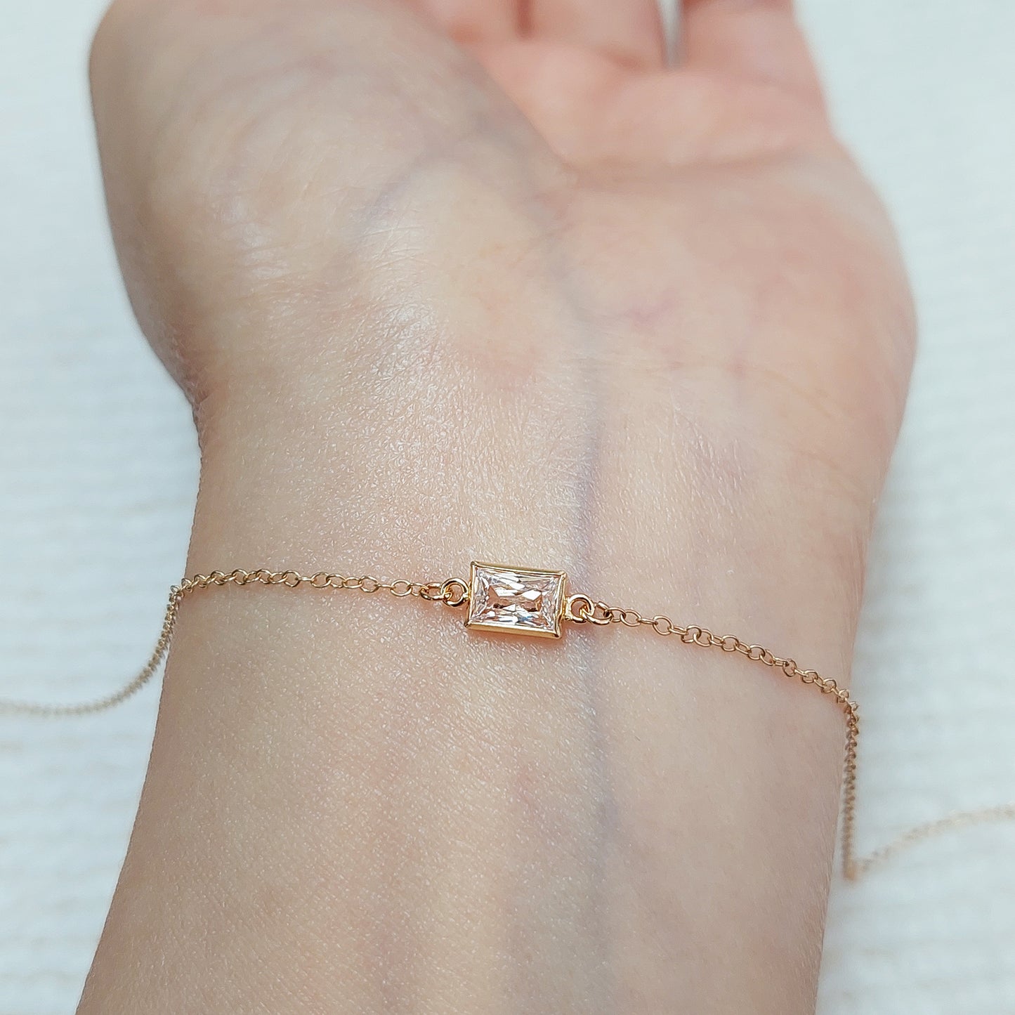 GF46RTR2CZ / 946RTR2CZ 4 x 6 mm Rectangle Bezel Connector With 2mm Closed Rings