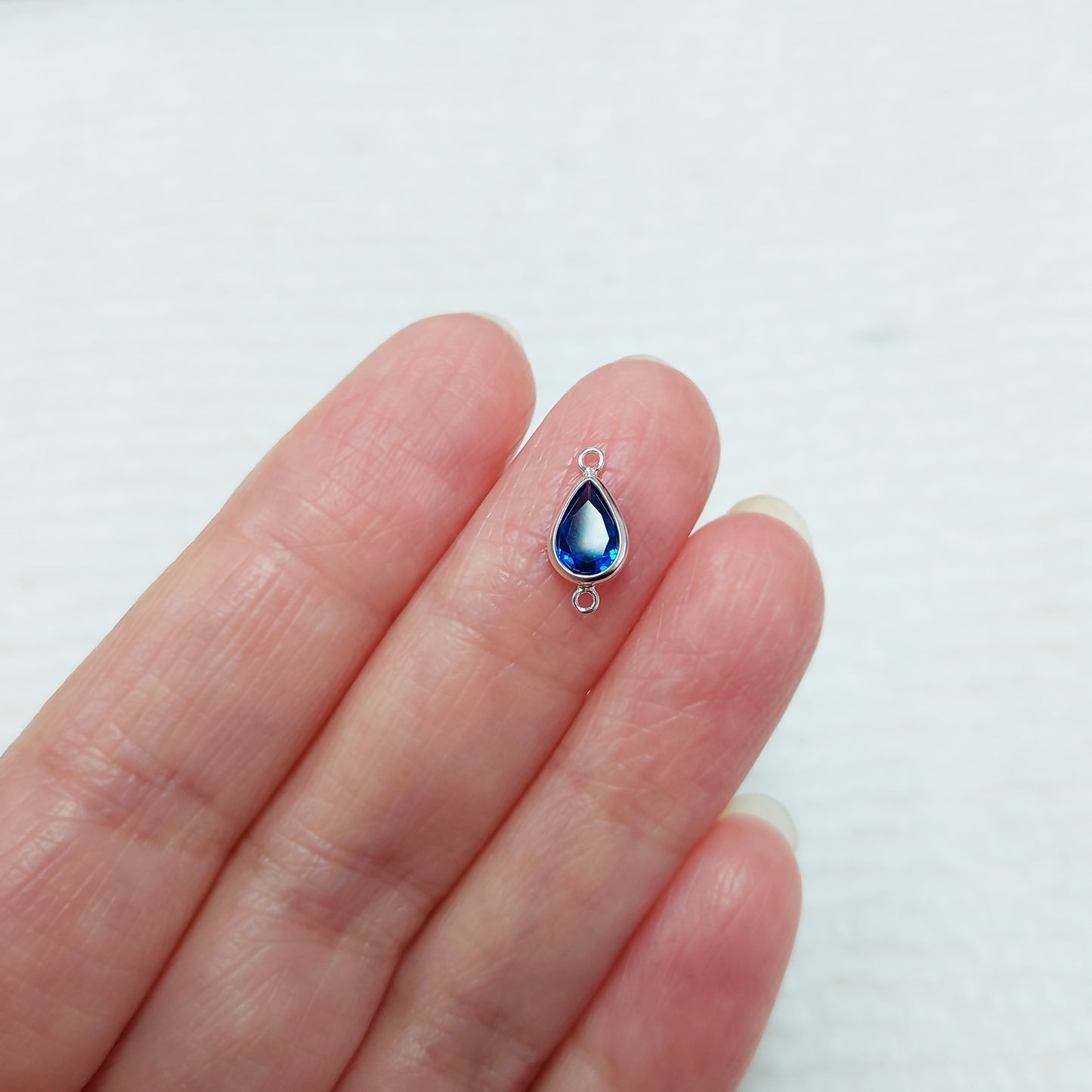 GF5TDR2CZ / 95TDR2CZ 5 x 7 mm Teardrop Bezel Connector With 2mm Closed Rings