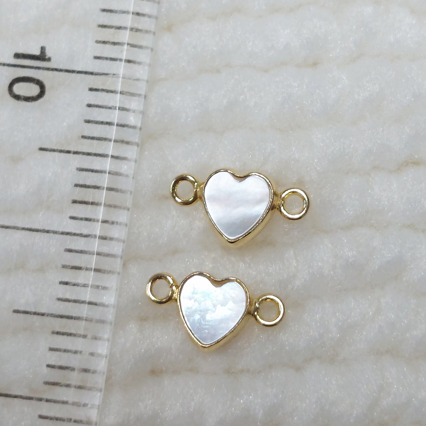 GF4HRTR2SH / 94HRTR2SH 4mm Shell Heart Shape Bezel Connector With 2mm Closed Rings