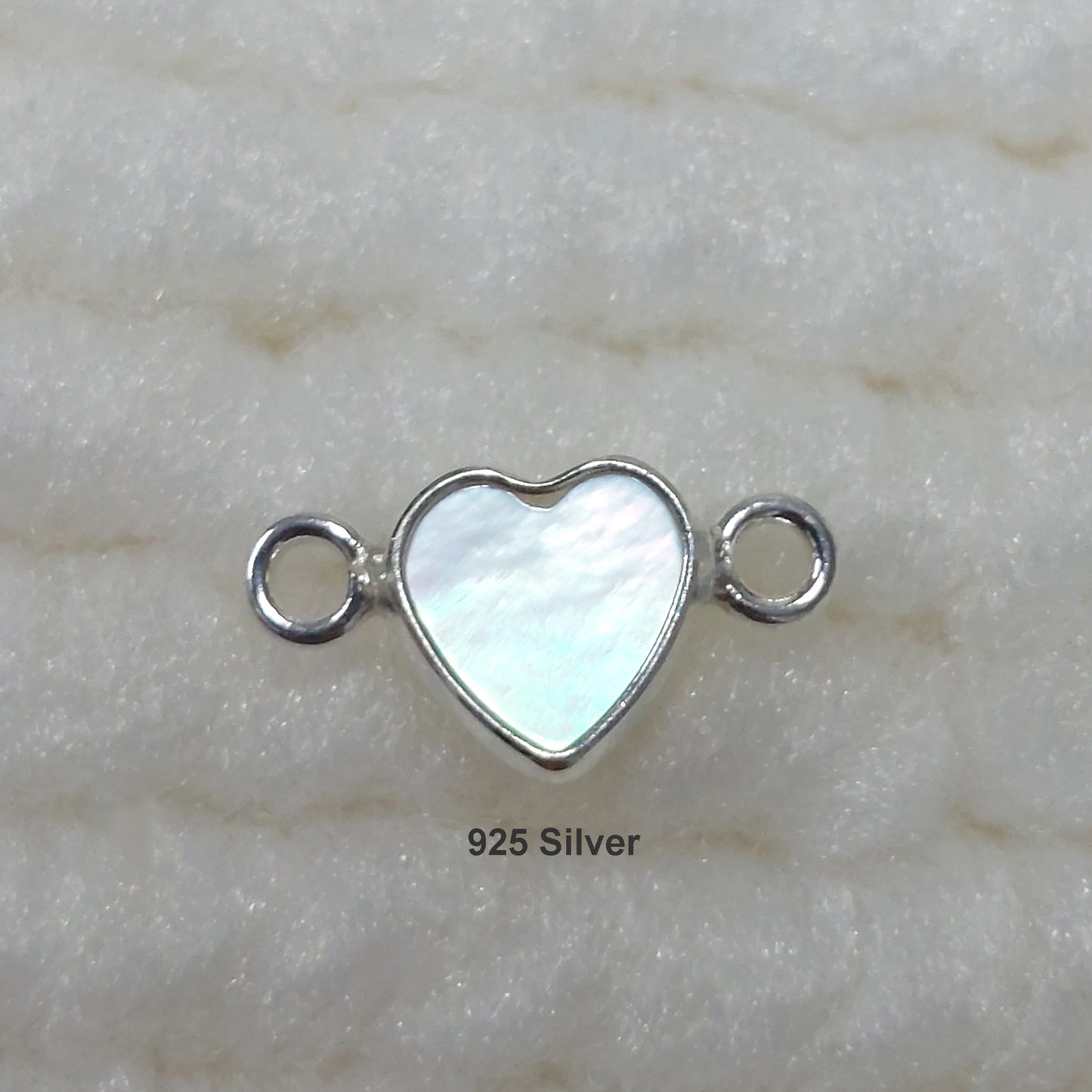 GF4HRTR2SH / 94HRTR2SH 4mm Shell Heart Shape Bezel Connector With 2mm Closed Rings