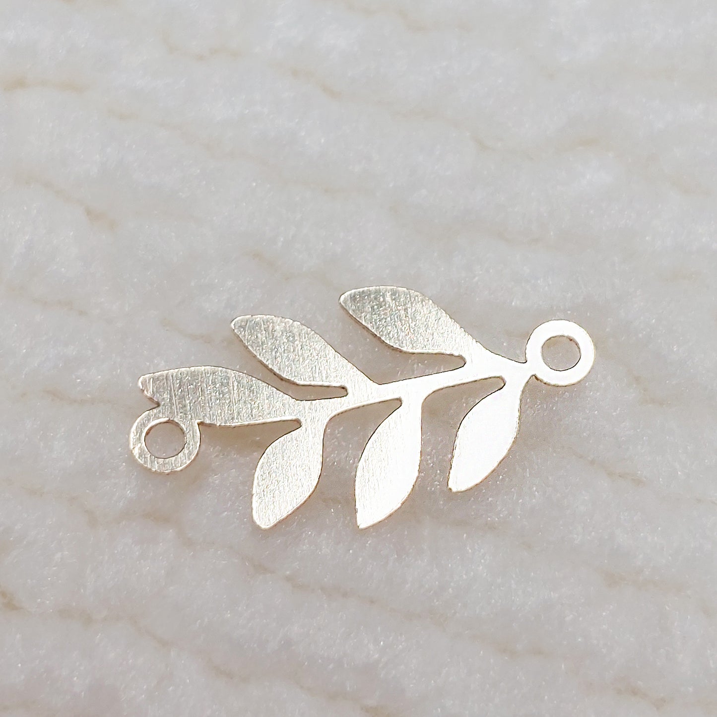 LE002R2 Olive Branch Leaf Connector 28ga 16.4 x 8.8mm