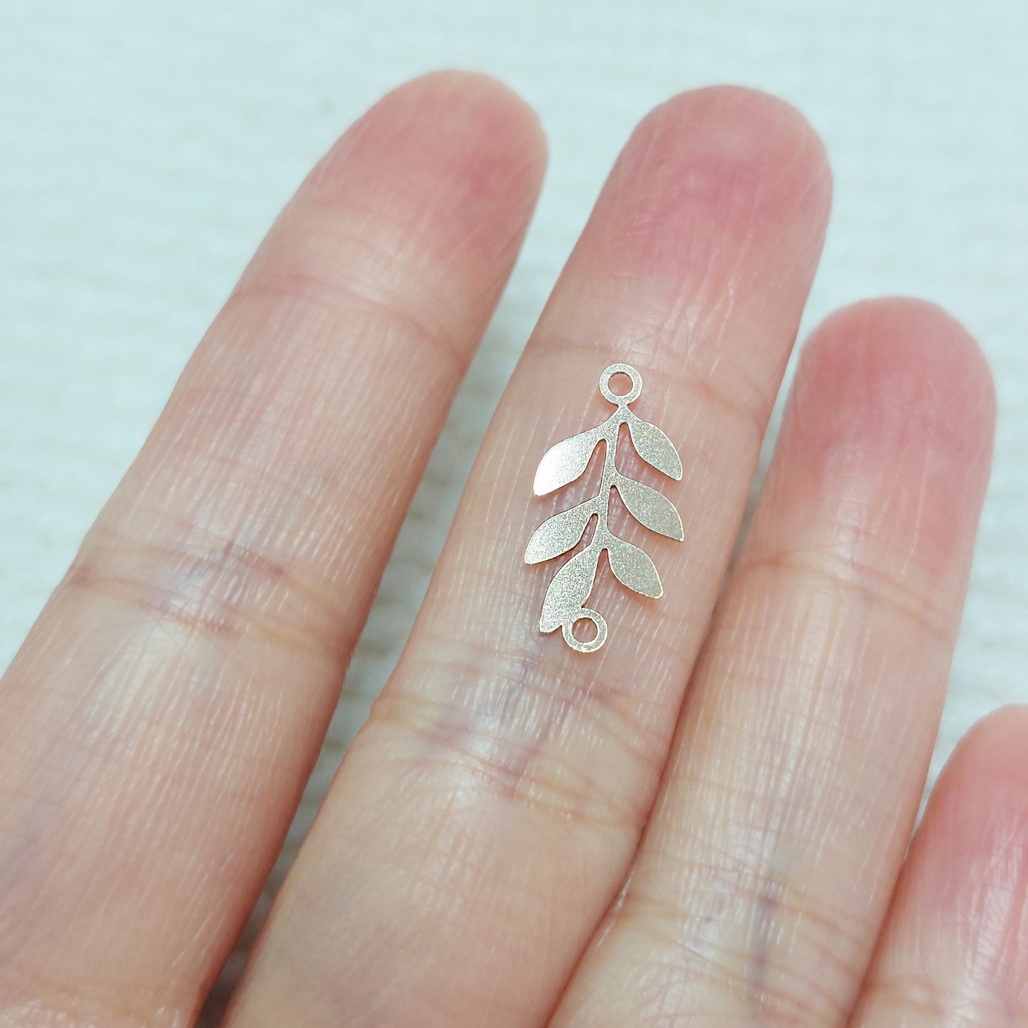 LE002R2 Olive Branch Leaf Connector 28ga 16.4 x 8.8mm
