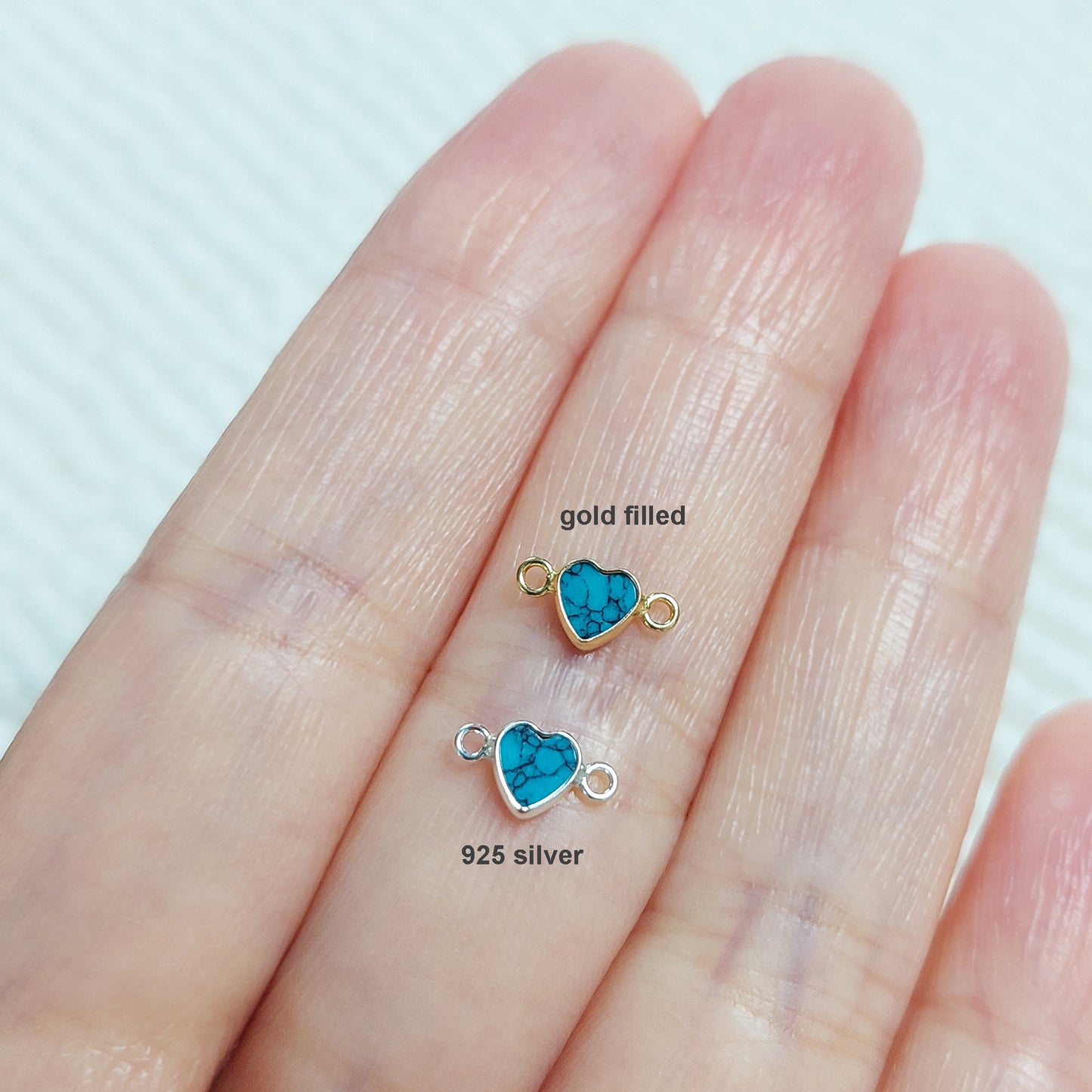 GF4HRTR2BT / 94HRTR2BT 4mm Synthetic Blue Turquoise Heart Shape Bezel Connector With 2mm Closed Rings