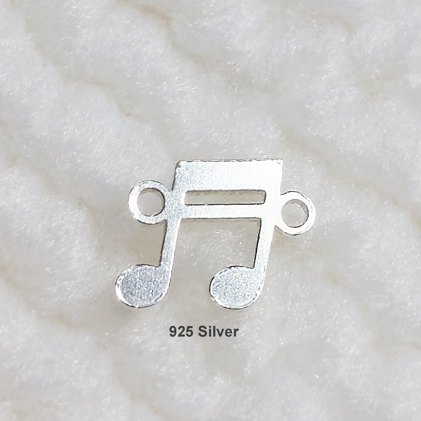 GF76MN "Music note" Connector 24ga 7 x 6mm