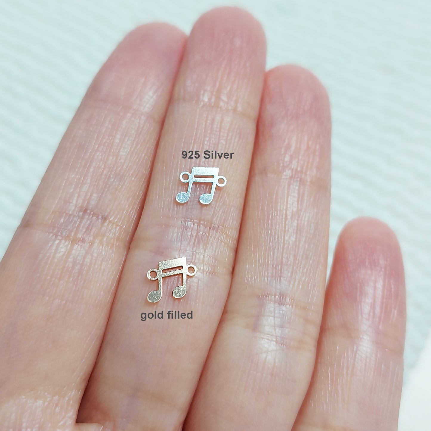 GF76MN "Music note" Connector 24ga 7 x 6mm