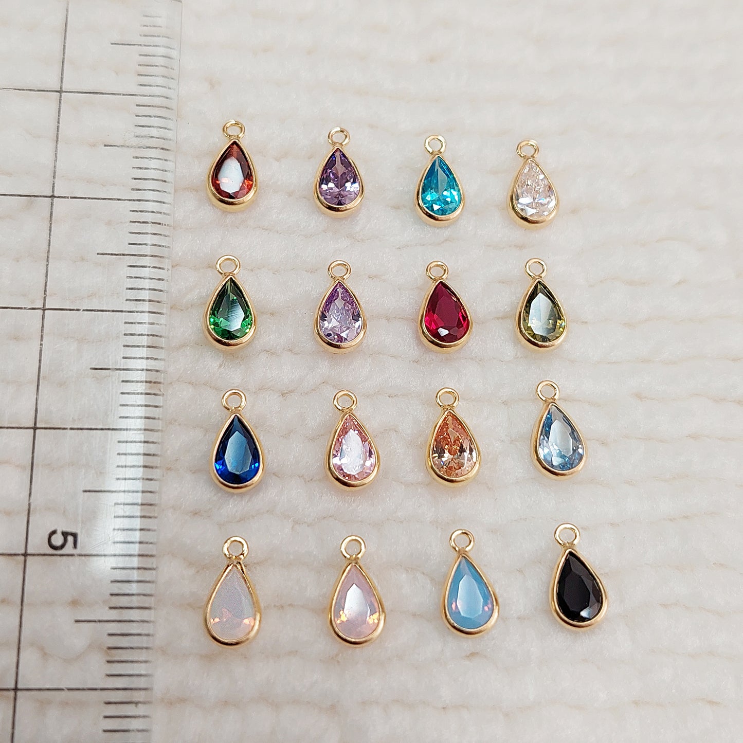 Teardrop Bezel Charm With 2mm Closed Rings 4x6 mm • GF4TDR1CZ / 94TDR1CZ