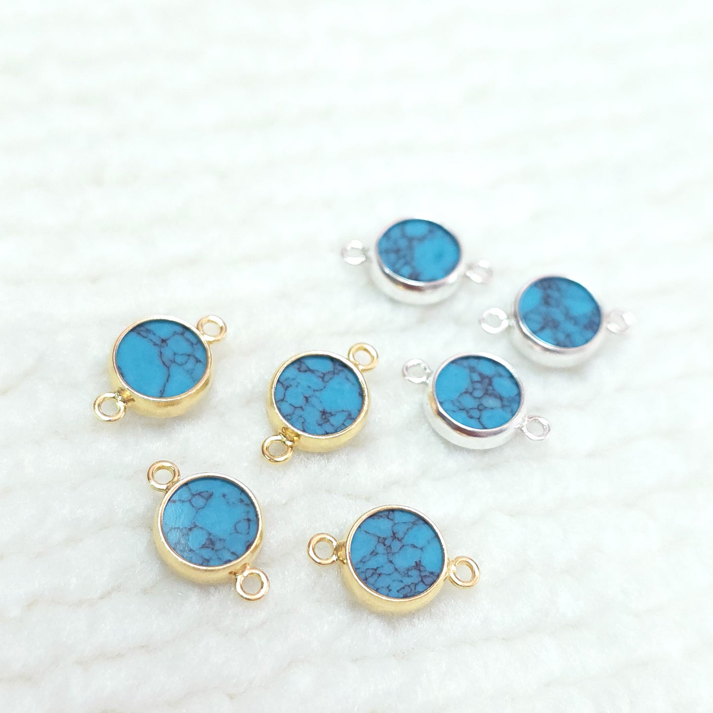 GF6BZ15R2BT • 6mm Synthetic Blue Turquoise Round Bezel Connector With 2mm Closed Rings