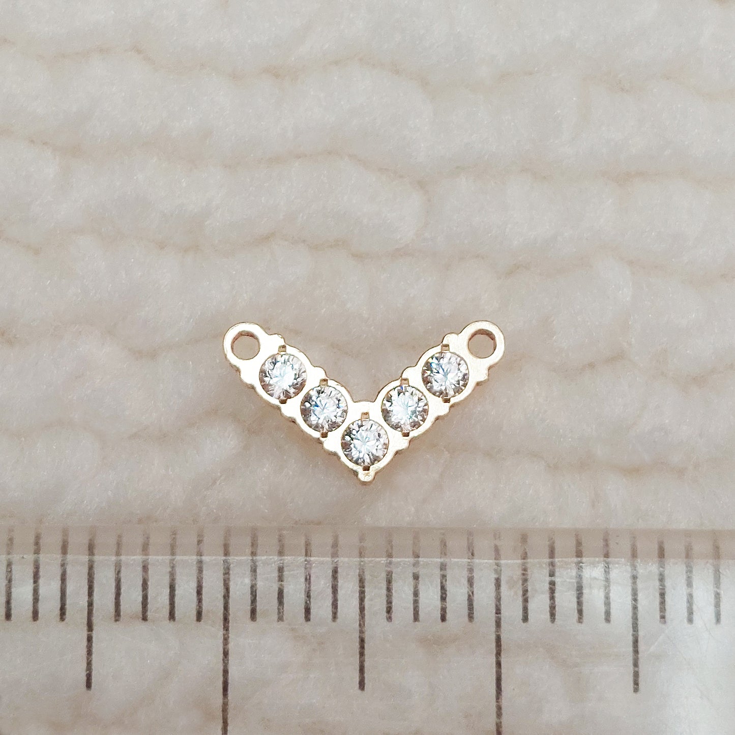 V Shape Connector With 5 CZs 20ga 10.7 x 6.2mm • Minimalist Charm •Gold Filled (14KGF) Jewelry Findings Wholesale • VB11CZ5 / 9VB11CZ5