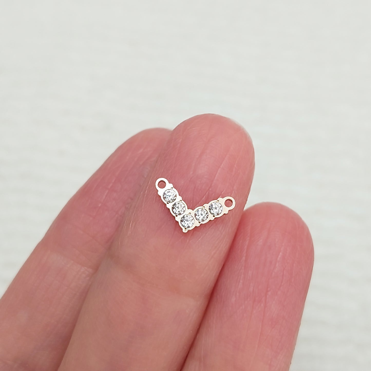 V Shape Connector With 5 CZs 20ga 10.7 x 6.2mm • Minimalist Charm •Gold Filled (14KGF) Jewelry Findings Wholesale • VB11CZ5 / 9VB11CZ5